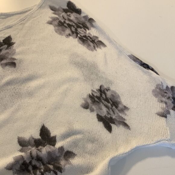 H&m sheer white blouse with black floral design above the elbow sleeves - Picture 9 of 11